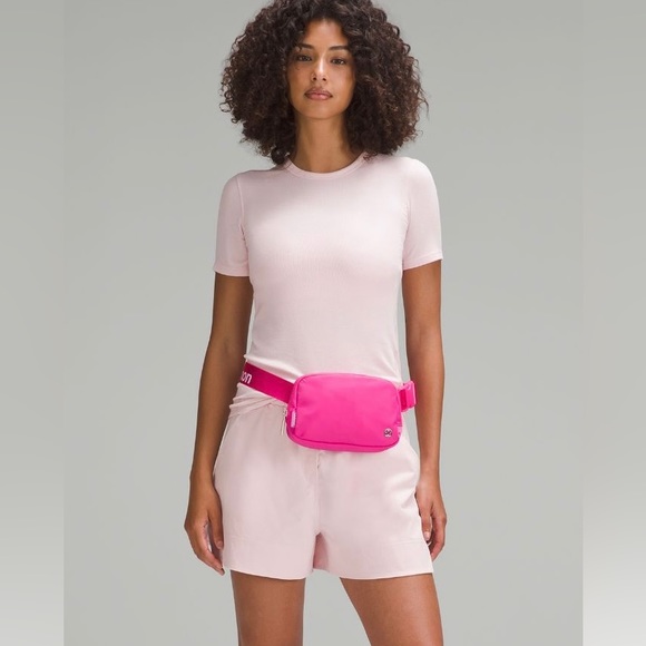 NEW & IMPROVED SONIC PINK Lululemon Everywhere Belt Bag White Wordmark - Picture 7 of 11